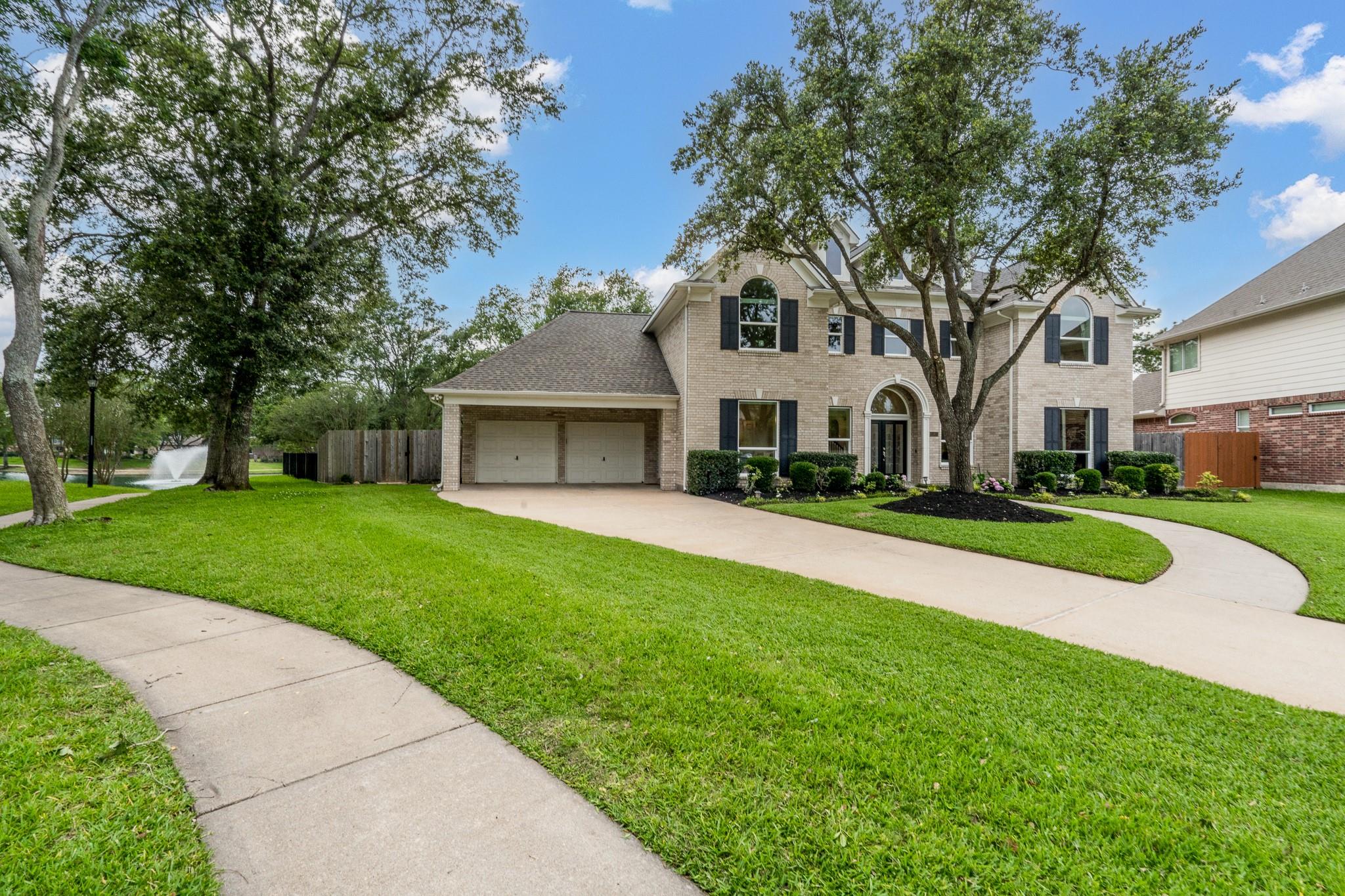 15903 Lake Loop Drive