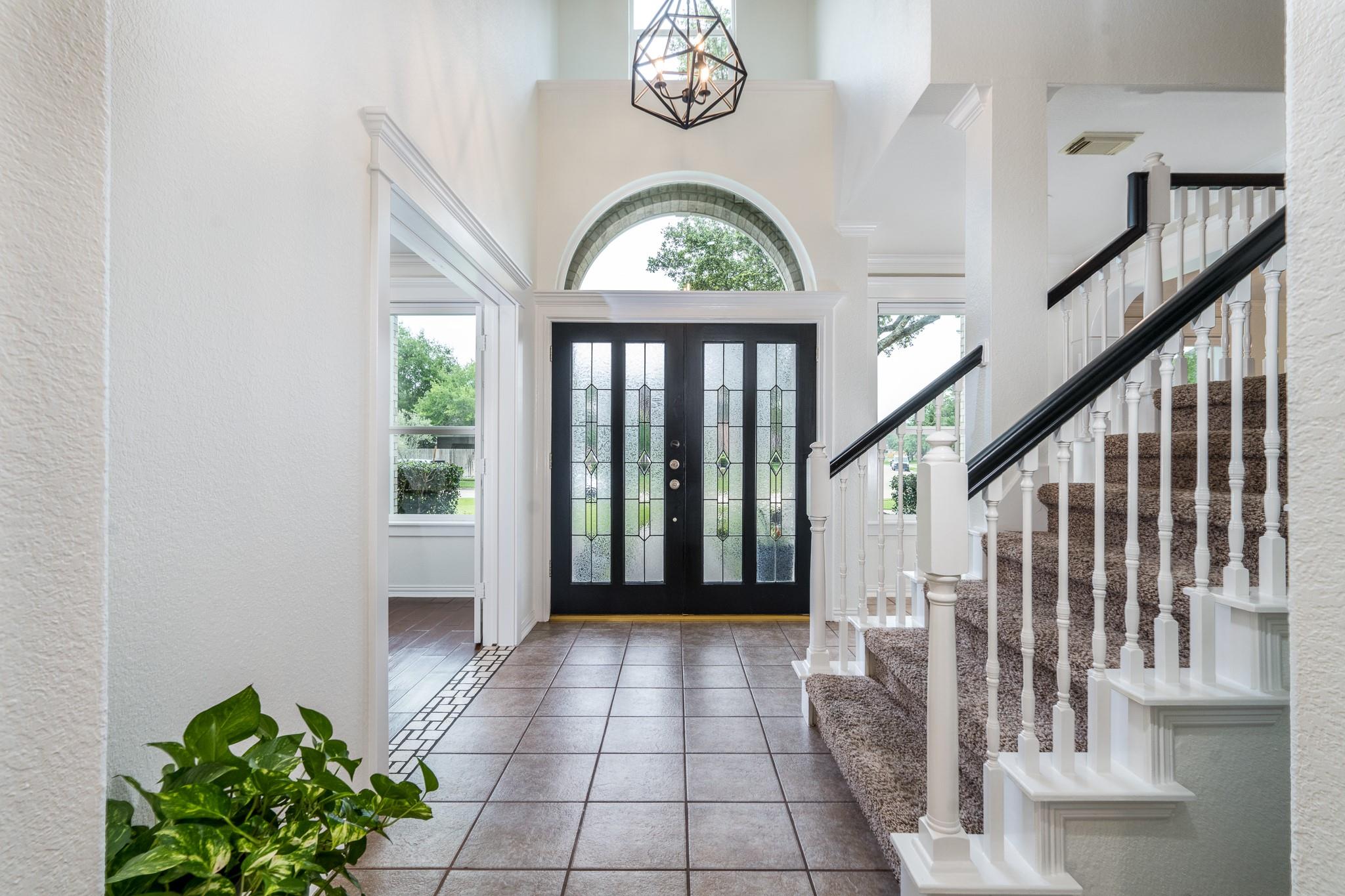 15903 Lake Loop Drive