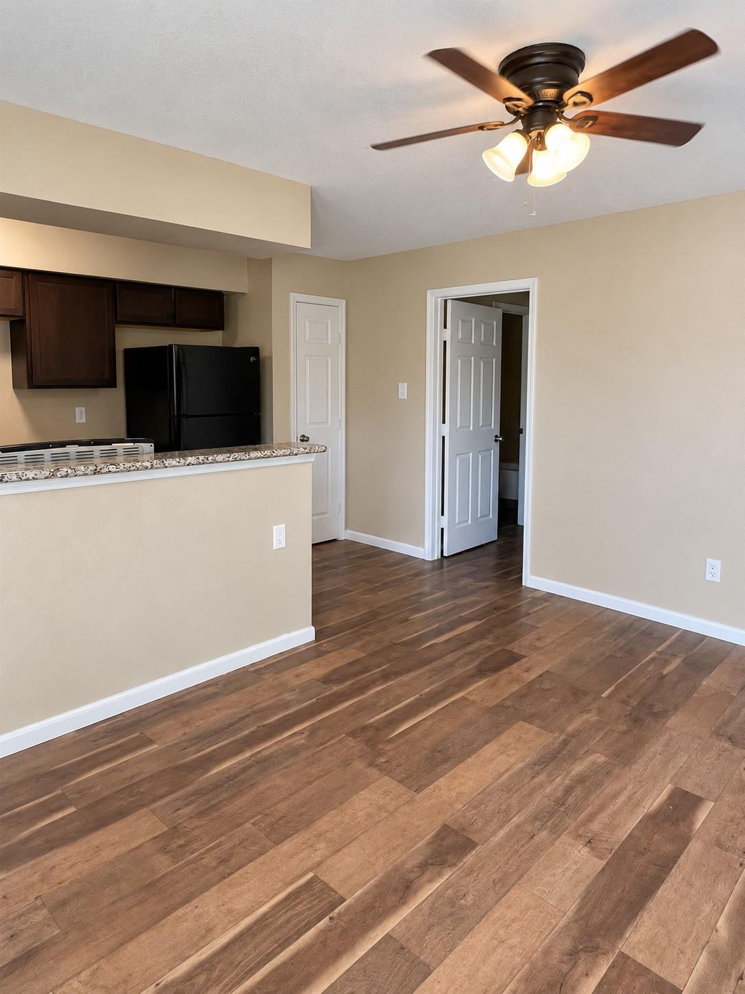 704 Ave B 5