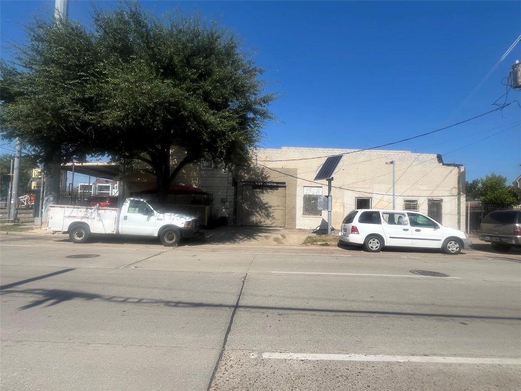 Photo of 414 York Street, Houston, TX 77003 (MLS # 5974270)