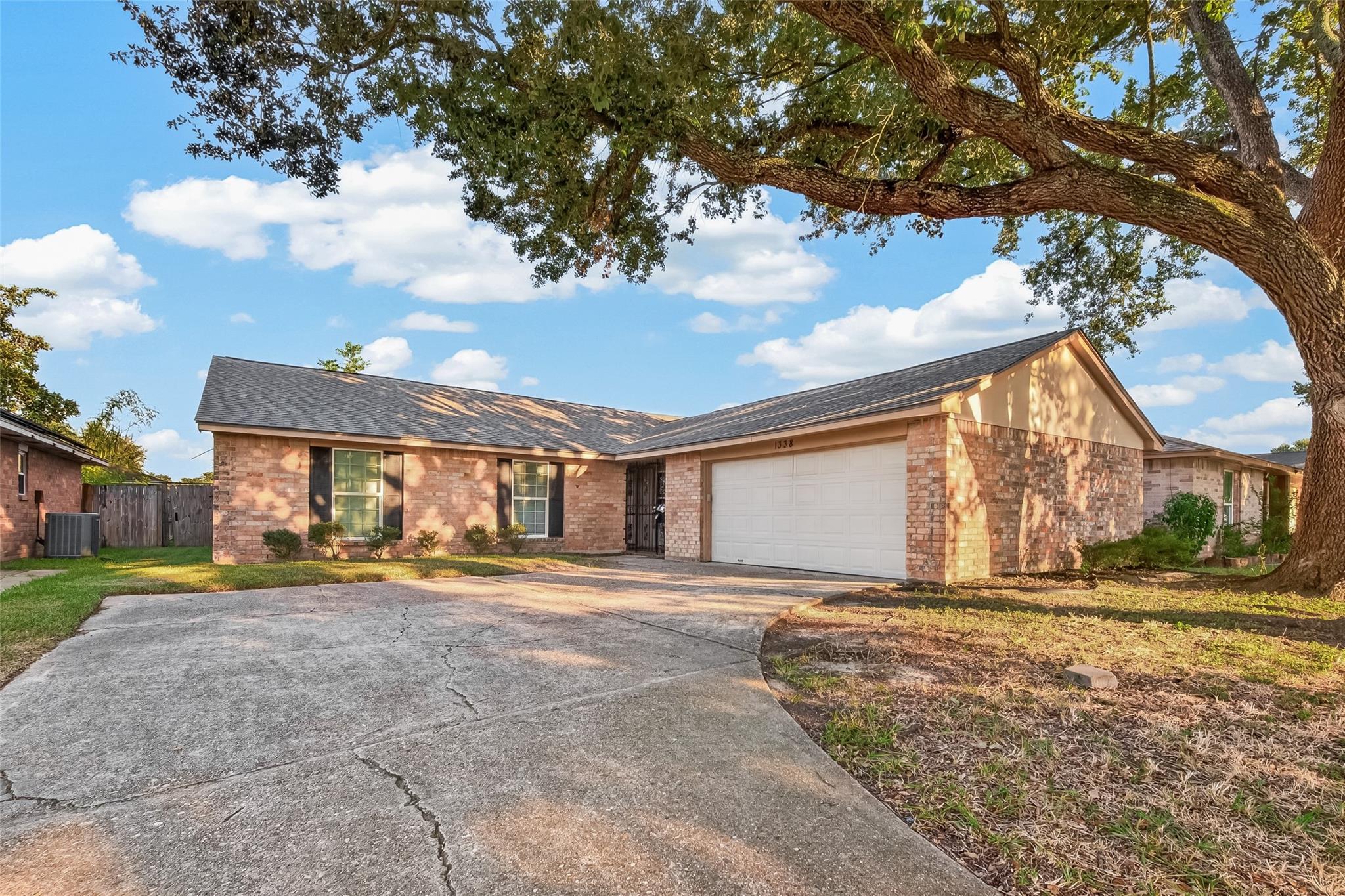 1338 Leadenhall Circle