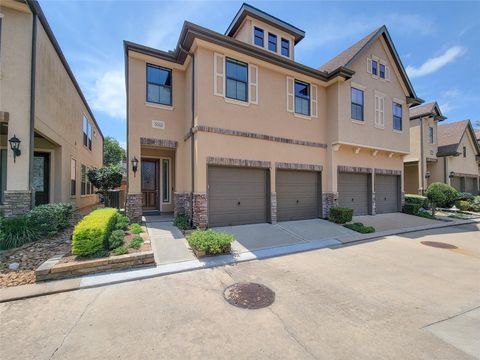 Photo of 3002 Royal Oaks Crest, Houston, TX 77082 (MLS # 28528388)