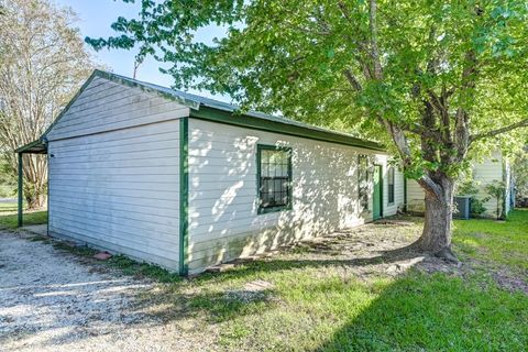 Photo of 11987 Nelwood Street, Willis, TX 77318 (MLS # 417419)
