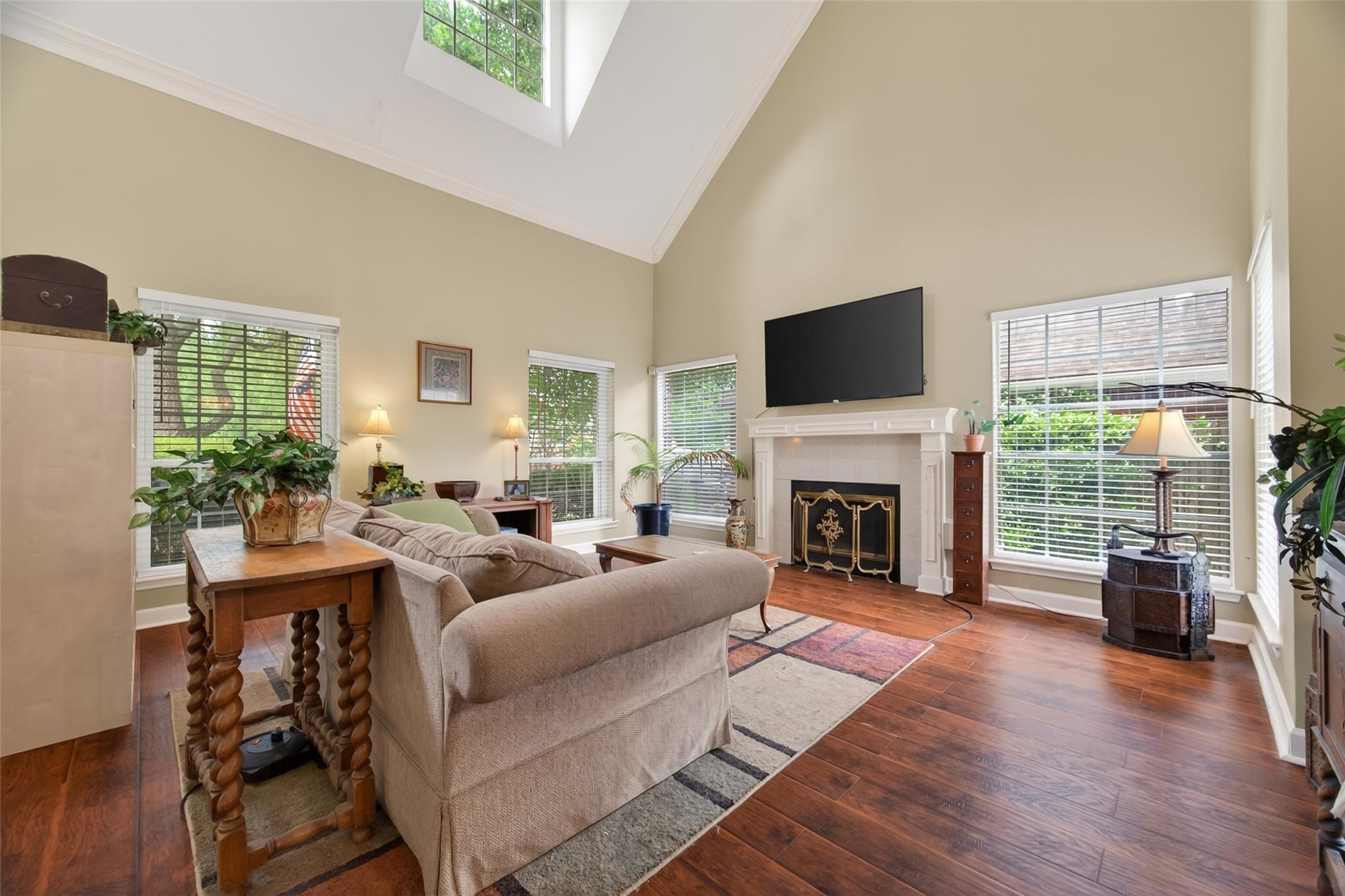 6810 Knoll Park Drive