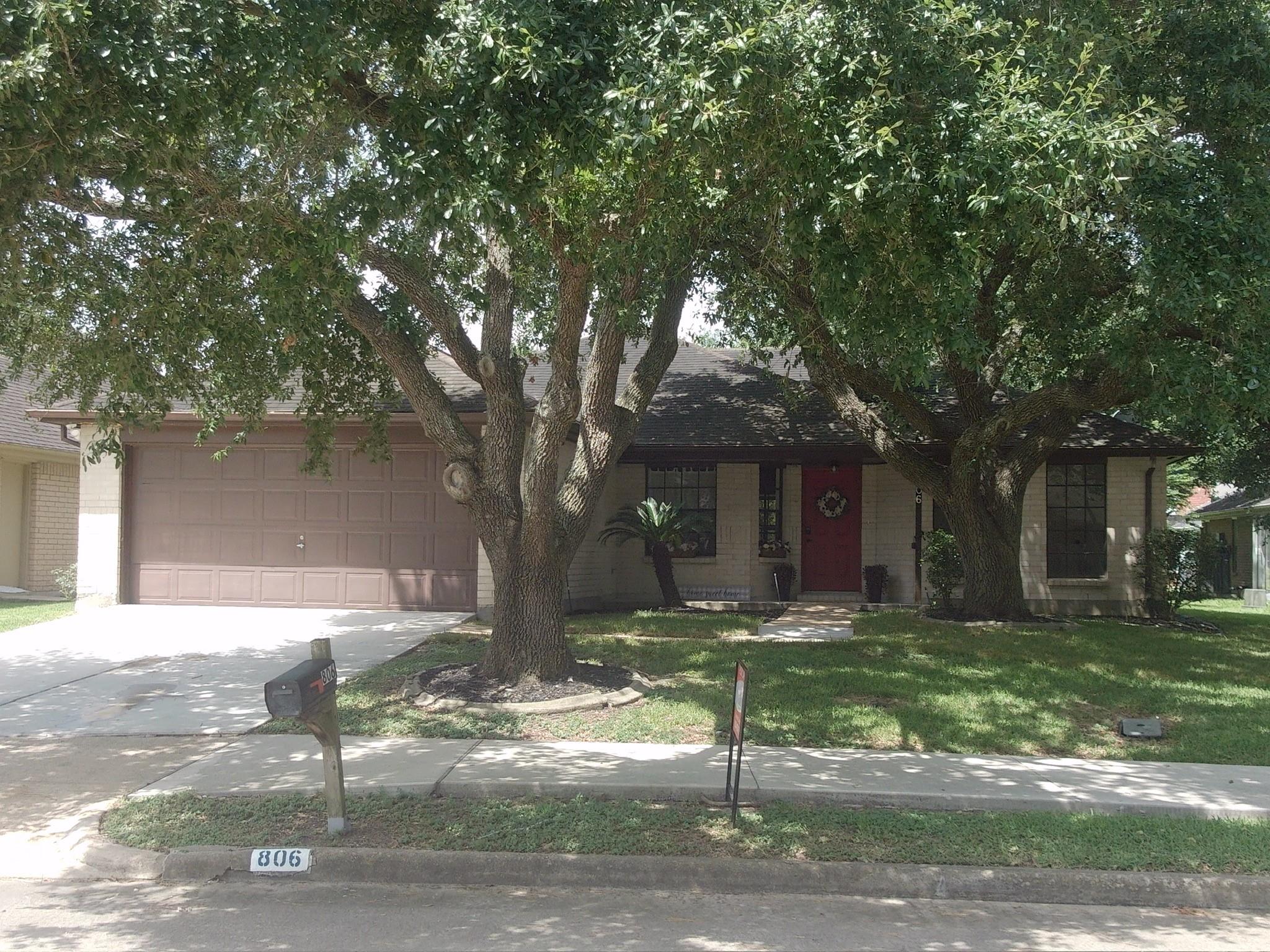 806 Country Place Blvd Street