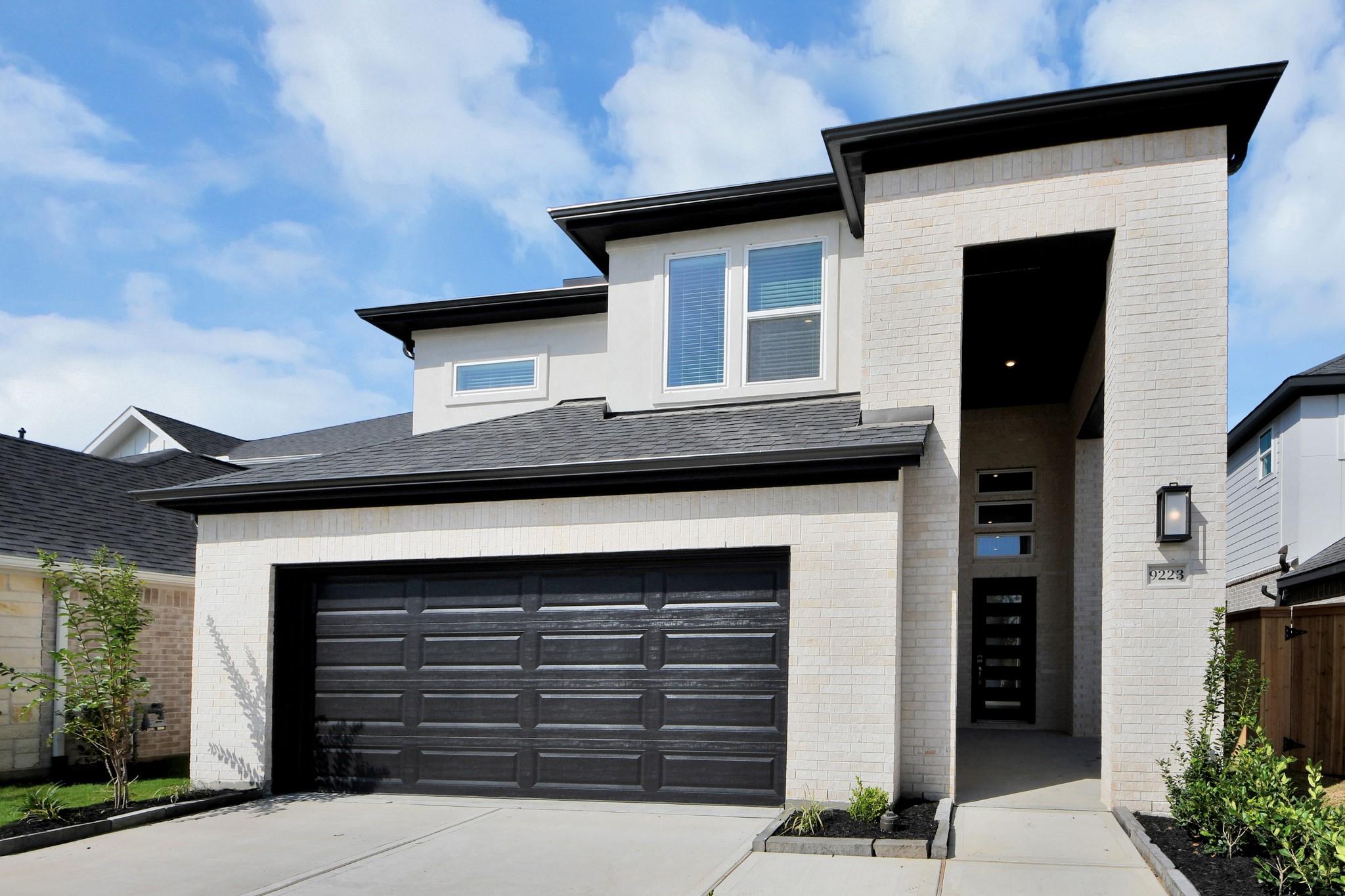 9223 Willowbank Gap Lane