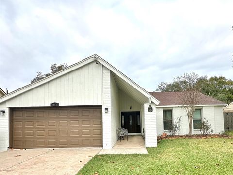 Photo of 1116 N Heron Drive, Seabrook, TX 77586 (MLS # 91733987)
