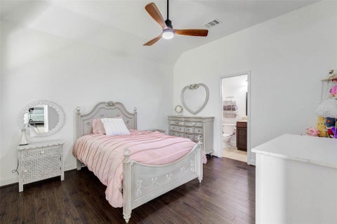 Tiny photo for 38 S Pinto Point Circle, The Woodlands, TX 77389 (MLS # 34359652)