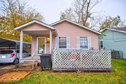 Photo of 6719 Goforth Street, Houston, TX 77021 (MLS # 32017122)