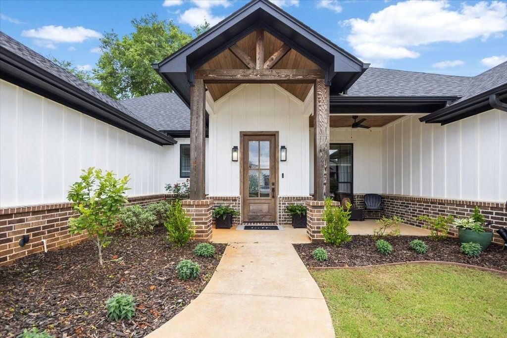 Photo of 916 Jackie Ray, White House, TX 75791 (MLS # 39163556)