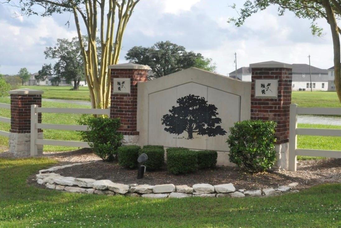 302 Lakeland Circle