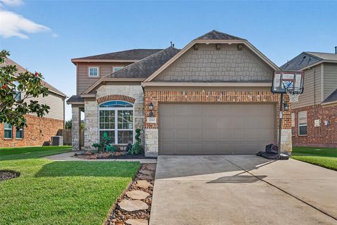 Photo of 2611 Cottage Step Trail, Fresno, TX 77545 (MLS # 25693130)
