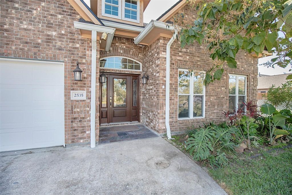 Photo of 2535 Broadway Street, Dickinson, TX 77539 (MLS # 79234304)