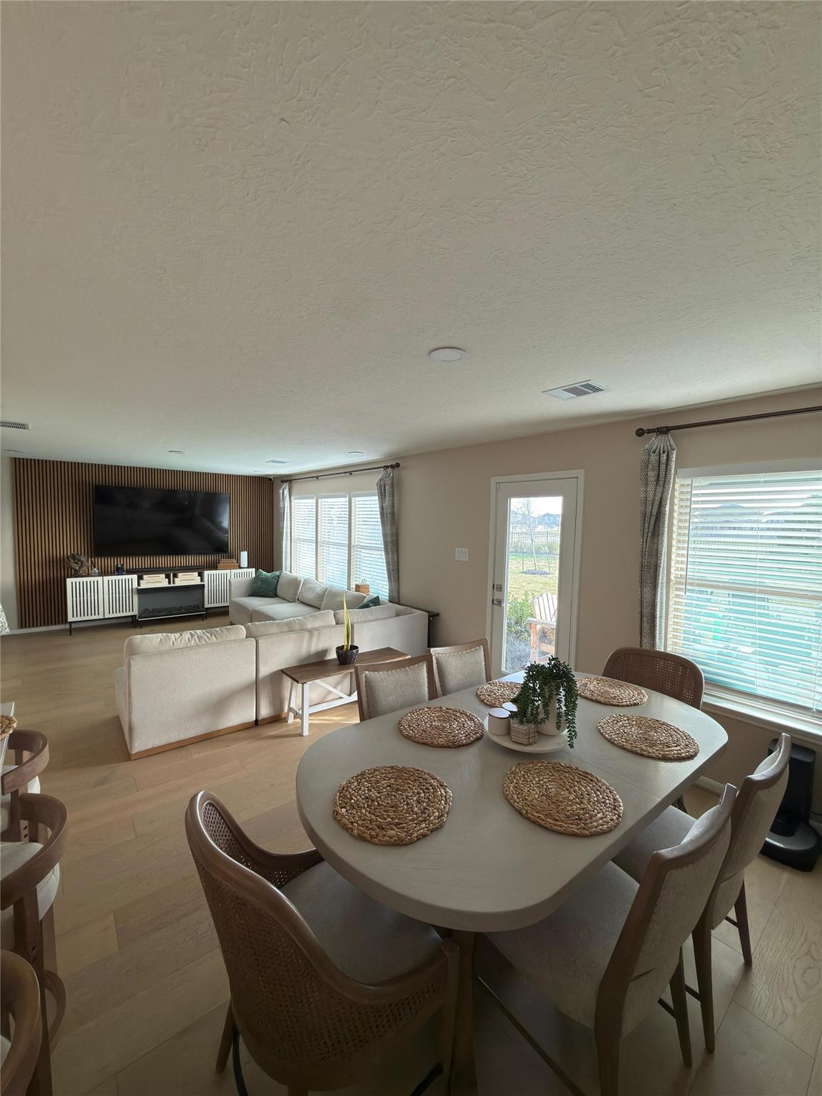 4915 Abbey Manor Lane