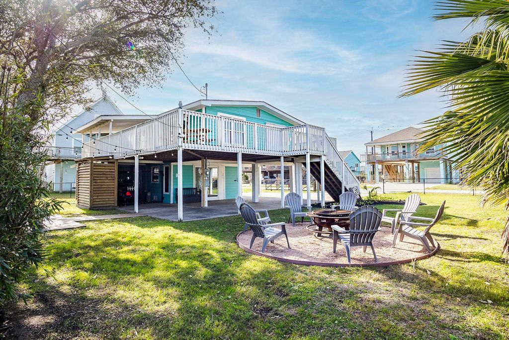Photo of 16519 Mansvelt Road, Jamaica Beach, TX 77554 (MLS # 50835453)