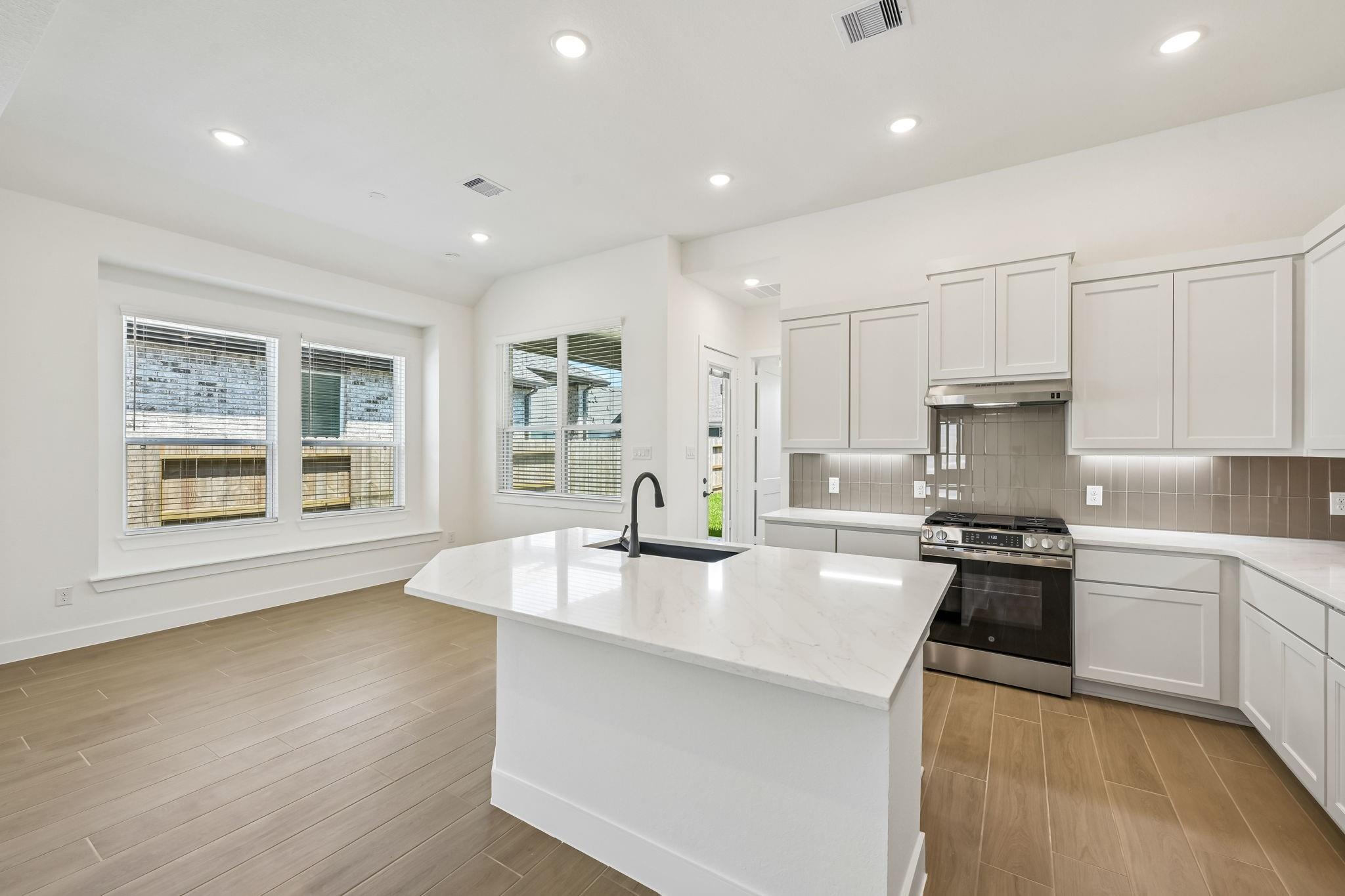 13222 Valley Orchard