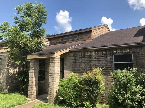 Photo of 811 Butchta Road #C, Angleton, TX 77515 (MLS # 12726237)