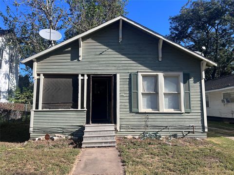 Photo of 202 W 1st Street W, Wharton, TX 77488 (MLS # 92198642) Photo of 202 W 1st Street W, Wharton, TX 77488 (MLS # 92198642)