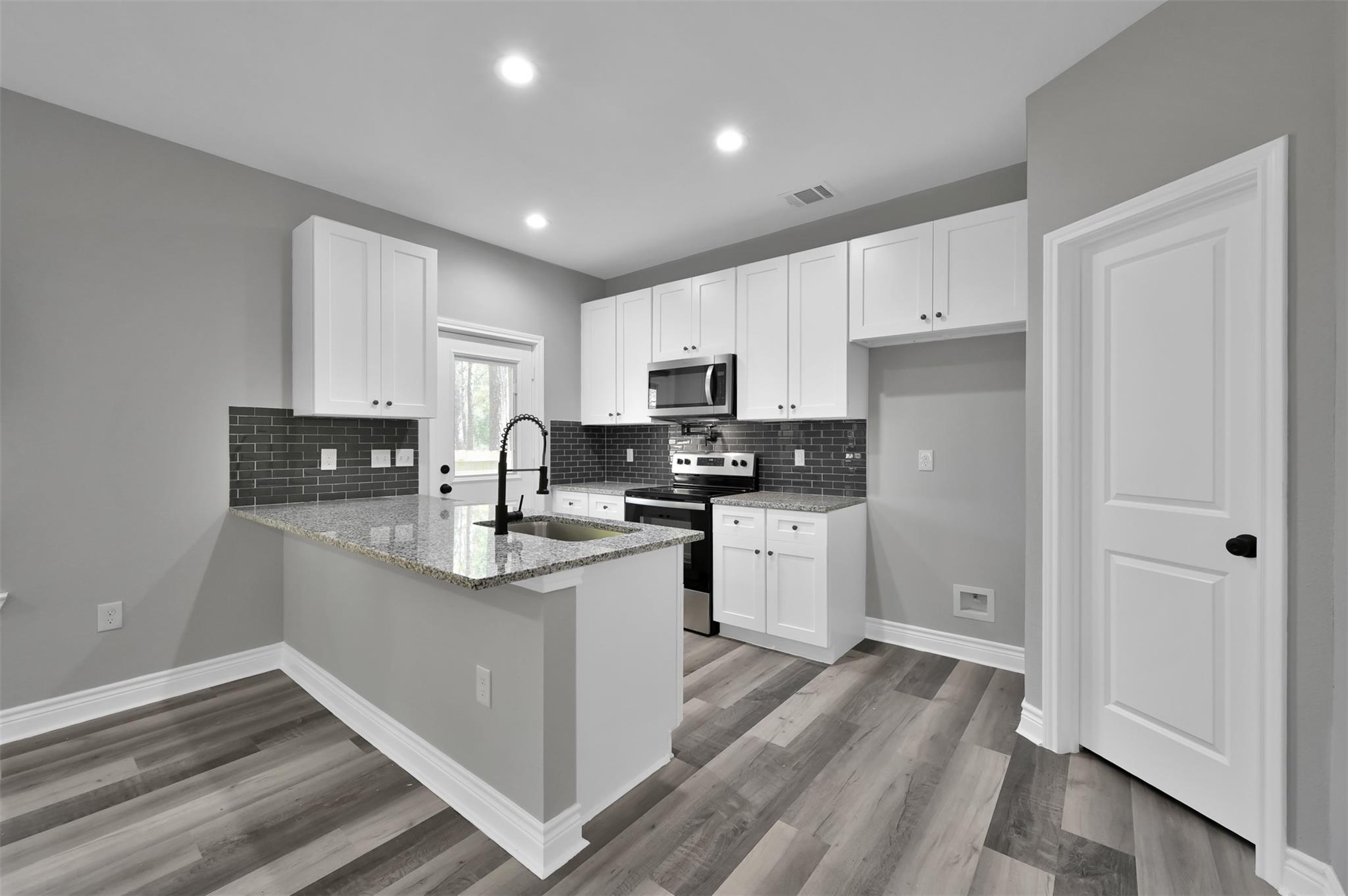 15451 Arrowhead Loop Drive W