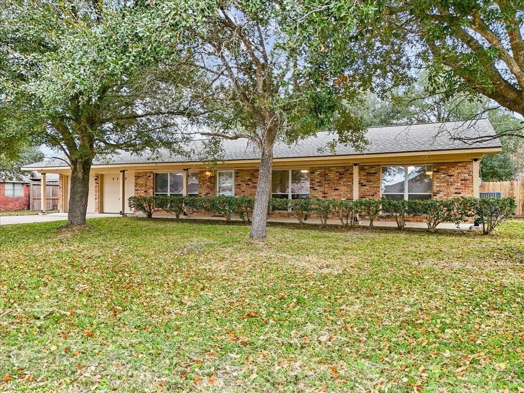 Photo of 4206 Country Club Drive, Dickinson, TX 77539 (MLS # 66364991)
