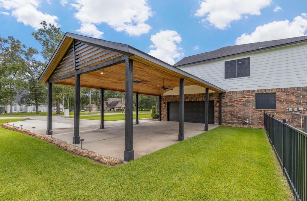 Photo of 26807 Eagles Landing, Huffman, TX 77336 (MLS # 1049619)