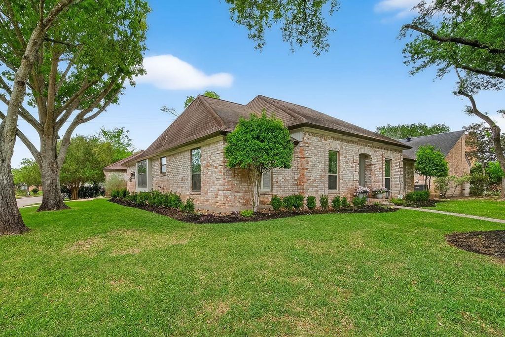 Photo of 3522 Plum Brook Lane, Missouri City, TX 77459 (MLS # 72951817)