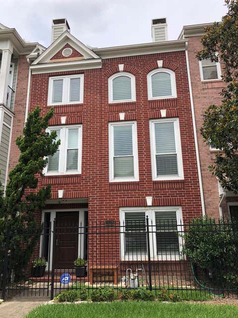 Townhouse For Sale - 2128 Gillette Street<br/> Harris County, Houston, TX 77006
