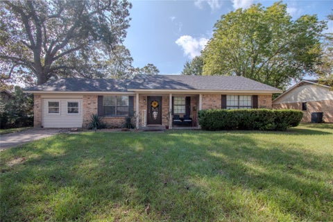 Photo of 803 Woolley Circle, Crockett, TX 75835 (MLS # 72949262)