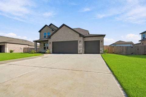 Photo of 11003 Youngquist Drive, Mont Belvieu, TX 77535 (MLS # 40747580)