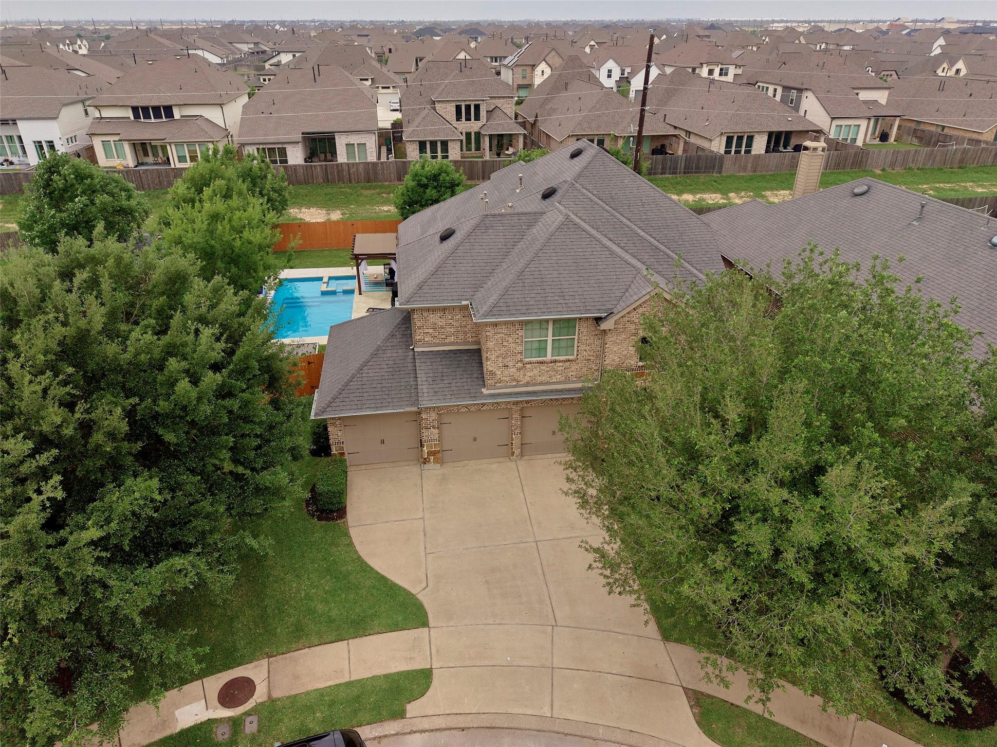 2842 Walnut Crest Drive