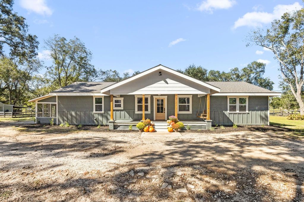 Photo of 2693 Fairview Road, Alvin, TX 77511 (MLS # 47067329)