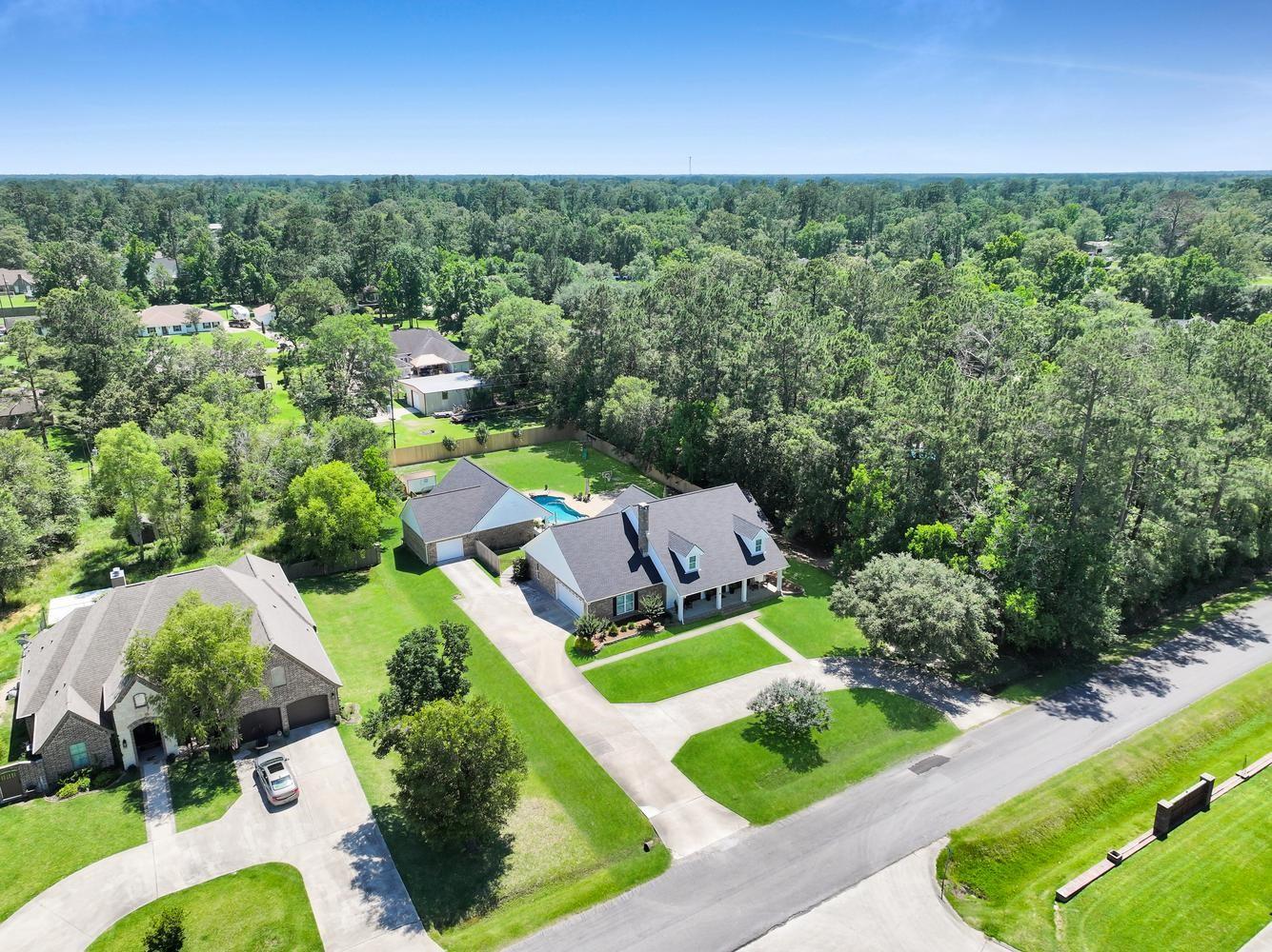 215 W Pineshadows Drive