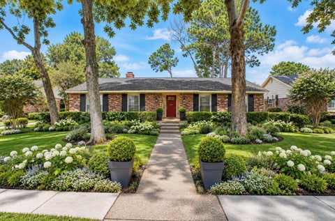 Photo of 10706 Inwood Drive, Houston, TX 77042 (MLS # 7575336)