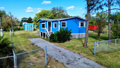 Photo of 1116 6th Street, San Leon, TX 77539 (MLS # 71276974)