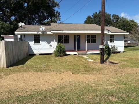 Homes For Sale - 7220 Moore St<br/> Hitchcock, TX 77563