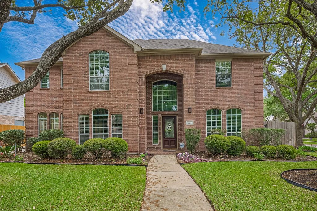 Photo of 223 Owens Park Drive, Houston, TX 77094 (MLS # 20110591)
