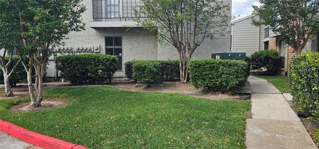 Photo of 17401 Red Oak Drive #85, Houston, TX 77090 (MLS # 39646294)
