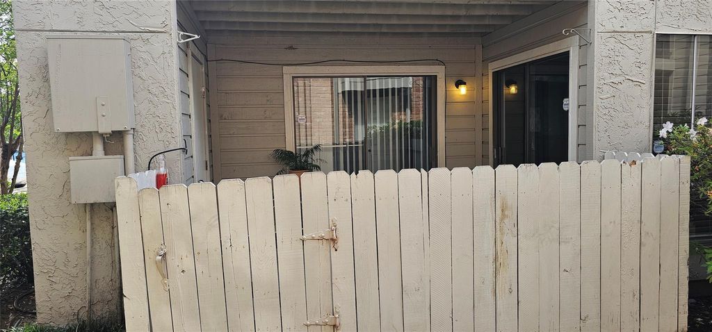 Photo of 17401 Red Oak Drive #85, Houston, TX 77090 (MLS # 39646294)