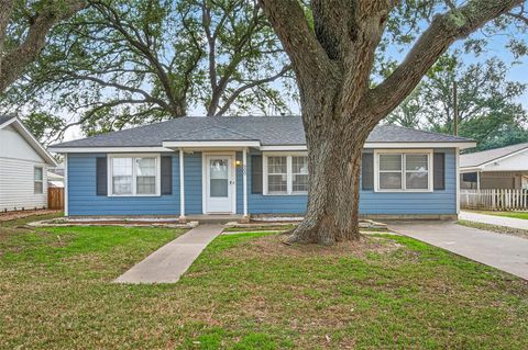 Photo of 500 Lazy Lane, Wharton, TX 77488 (MLS # 58246513)