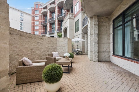Photo of 5005 Hidalgo Street #210, Houston, TX 77056 (MLS # 73852945)