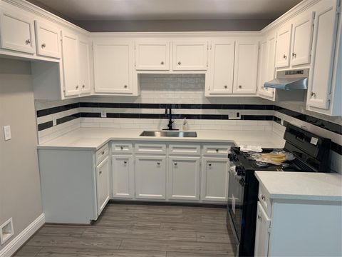 Photo of 905 San Jacinto Street, Highlands, TX 77562 (MLS # 24325928)