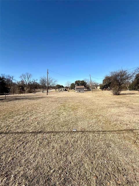 Homes For Sale - 221 Williams Street<br/> Marlin, TX 76661