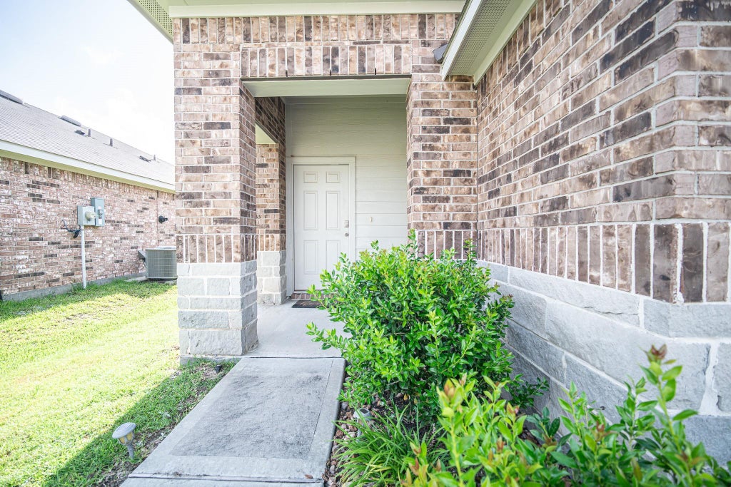 Photo of 5234 Greenwood Summit Trail, Katy, TX 77449 (MLS # 54206463)
