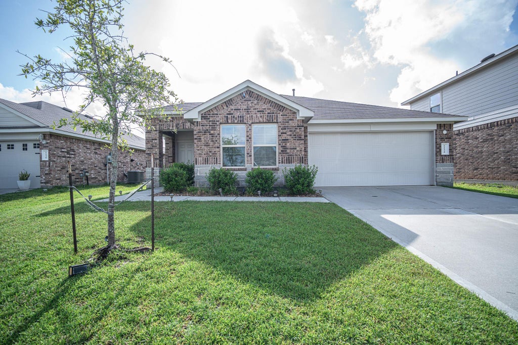 Photo of 5234 Greenwood Summit Trail, Katy, TX 77449 (MLS # 54206463)
