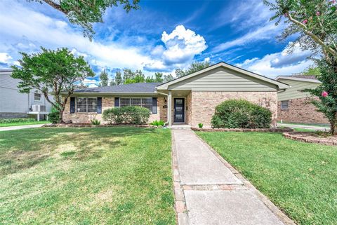 Photo of 6030 Warm Springs Road, Houston, TX 77035 (MLS # 52480442)