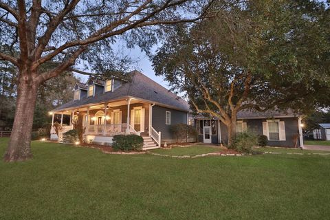 Photo of 36003 Post Oak Circle, Magnolia, TX 77355 (MLS # 98942096)