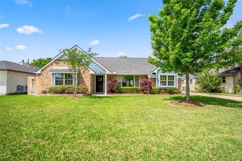 Photo of 1911 Stebbins Drive, Houston, TX 77043 (MLS # 83011264)