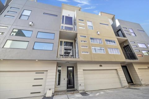 Photo of 908 Hutchins Street, Houston, TX 77003 (MLS # 14869580)