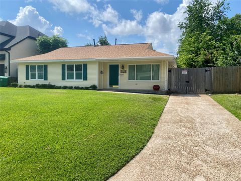 Tiny photo for 1717 Althea Drive, Houston, TX 77018 (MLS # 49784061)