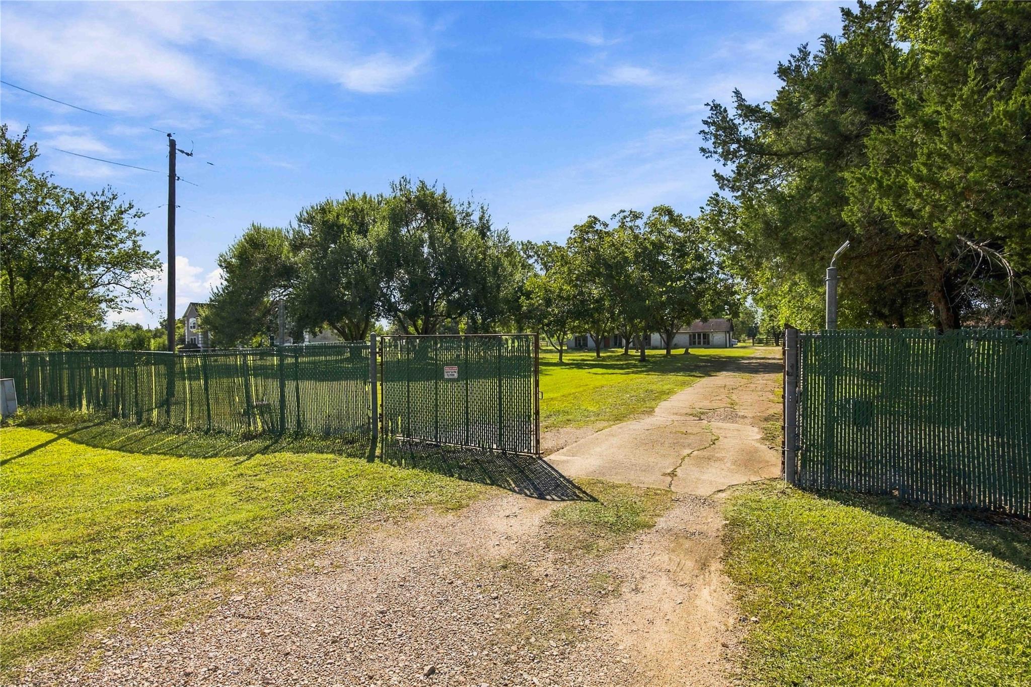 4697 Wickwillow Lane